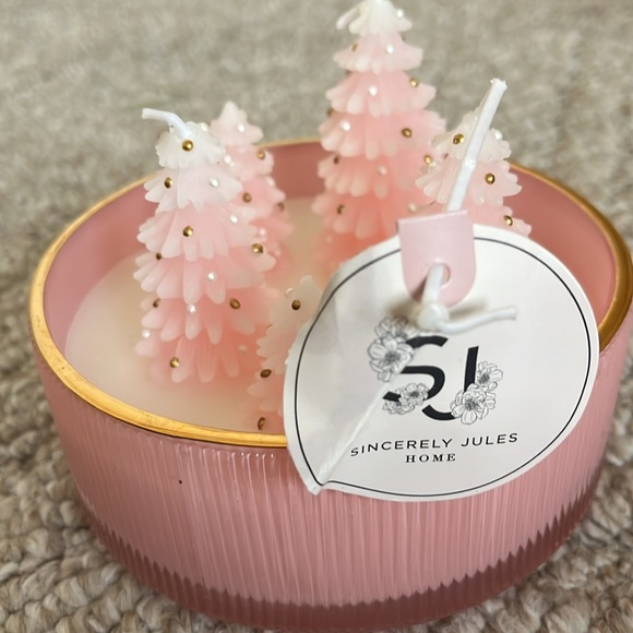 Viral Pink Christmas Tree Candle - Picture 2 of 4